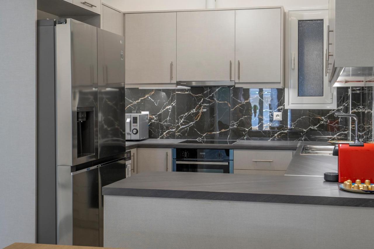 2 Bedroom Condo With Dream Balcony Атина Екстериор снимка